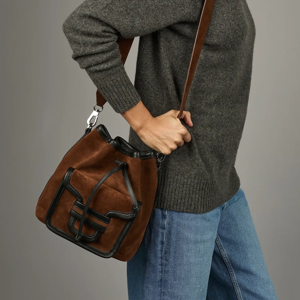 PIERRE HARDY ALPHA DAY MAXI BUCKET BAG Chocolate Best Sale