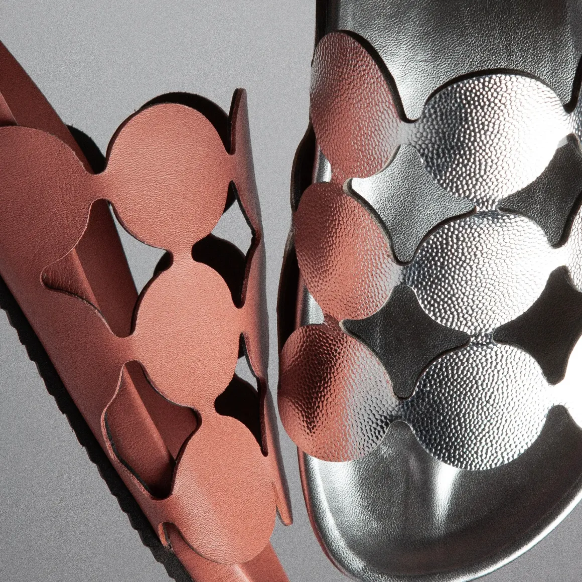 PIERRE HARDY BULLES MULE Silver Flash Sale