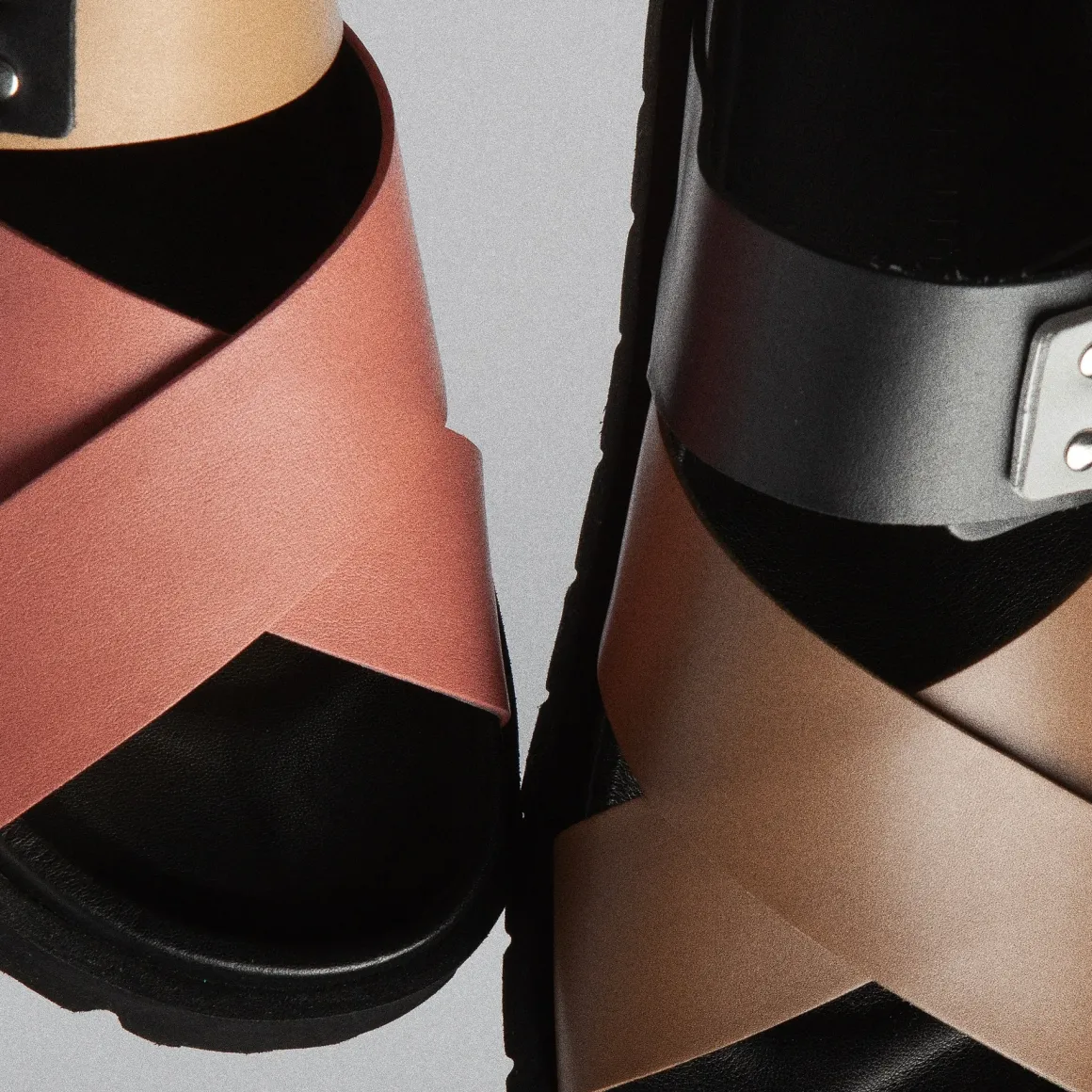 PIERRE HARDY CROSS RIDER FLAT SANDAL Blush,beige,black Outlet