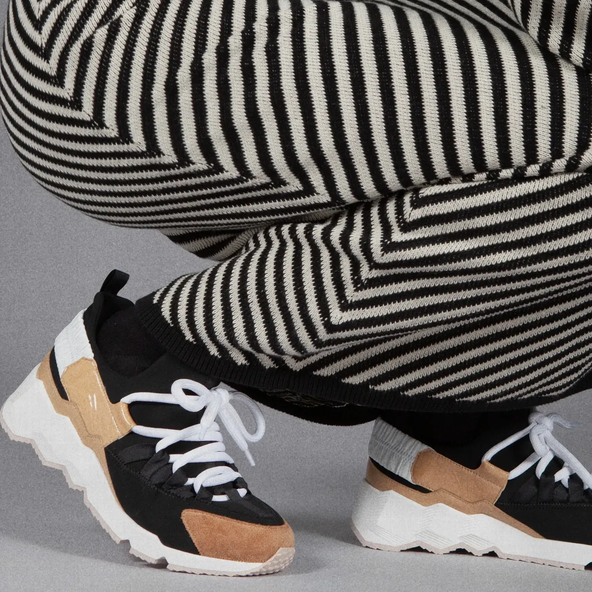 PIERRE HARDY TREK COMET SNEAKERS Black,beige,white Store